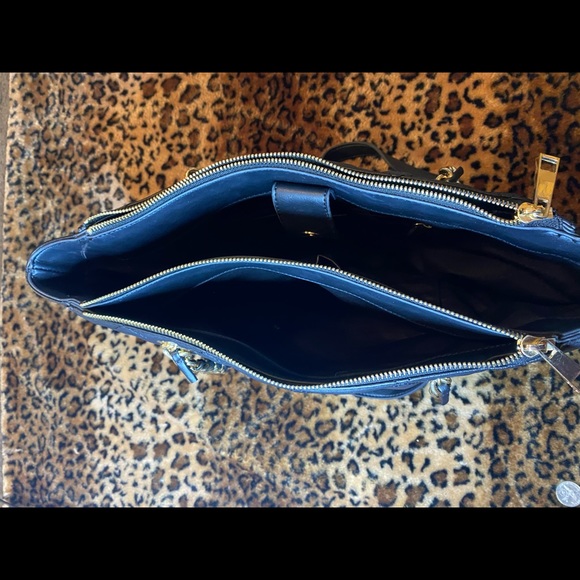 Handbag - Picture 3 of 7